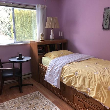 Honeysuckle House Hotell Coquitlam Eksteriør bilde