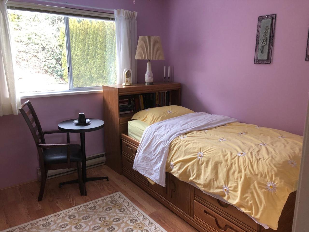 Honeysuckle House Hotell Coquitlam Eksteriør bilde
